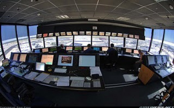 Zapatero versus controladores aéreos: mentiras, trucos y trampas