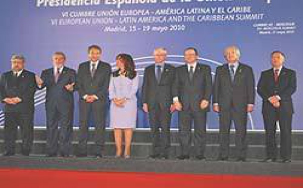 Ineptos y payasos invaden y devalúan la cumbre Europa-Latinoamérica-Caribe