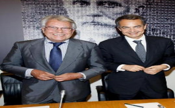 La secta de los alienados (fiesta de los 100 años del grupo socialista)