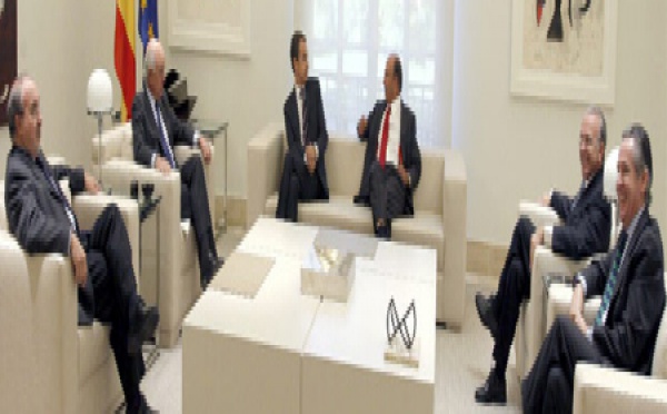 Zapatero debería anunciar su dimisión a los 30 grandes empresarios españoles