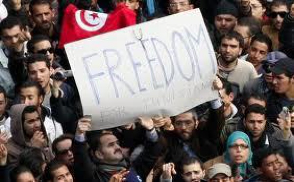 Los rebeldes no exigen democracia sino justicia