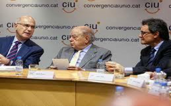 Si Mas fuera demócrata, ya habría dimitido y si España fuera un país serio, ya lo habría encausado por traición