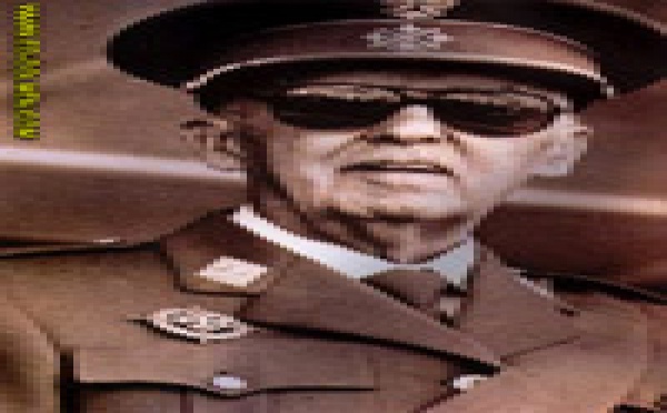 La única salida decente para los políticos españoles