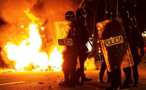 NOS VOLVIMOS INDOLENTES Y PERMITIMOS QUE MEDIOCRES CORRUPTOS NOS GOBERNARAN