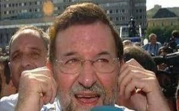 El sordo Rajoy, desprestigiado, fracasado y rechazado