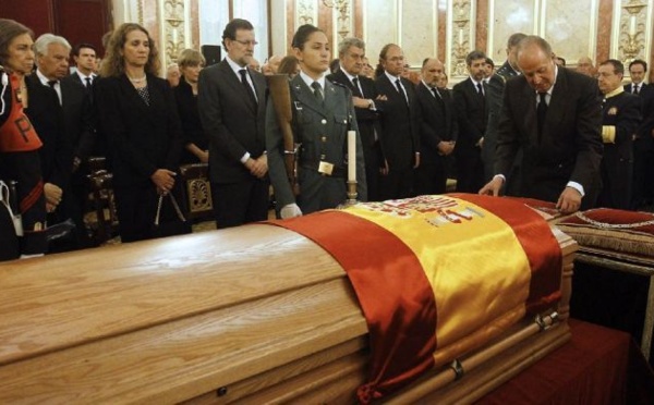 ¡¡¡ Hipócritas, si de verdad queréis honrar a Suárez, aprended a ser tan decentes como él !!!