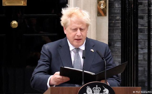 Las mentiras acaban con Boris Johnson, pero Sánchez, que es más mentiroso, aguanta