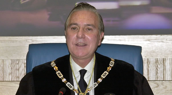 La "casta" abusa del poder, vive a cuerpo de rey y esquilma a los españoles