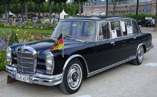 Coches oficiales contaminantes