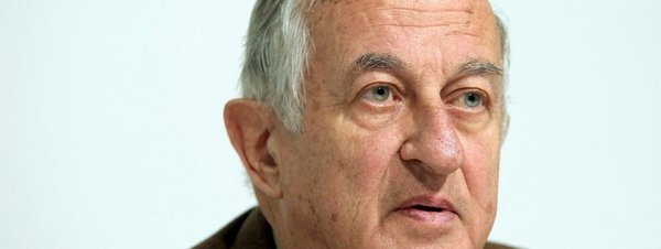 Conceder el "Cervantes" a Goitisolo es un grave error y un gesto acomplejado y cobarde