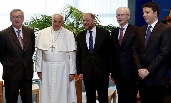 El Papa Francisco tira de las orejas a una Europa distanciada de los ciudadanos y de los valores