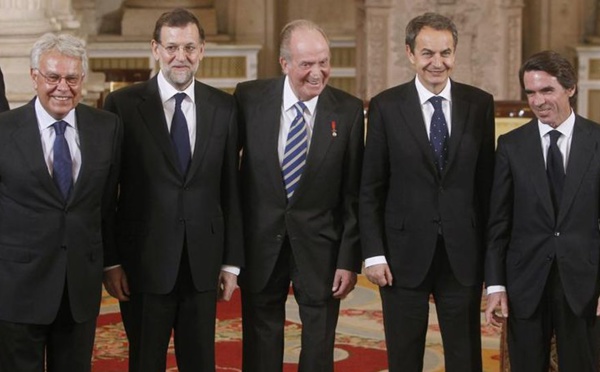 El rey corrupto y los presidentes españoles, manada de pésimos gobernantes y demoledores de la nación. En la imagen falta Pedro Sánchez, el peor de todos.