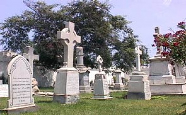 Descabalgar a Franco y a Carrillo, a Millán Astray y a Enrique Lister...