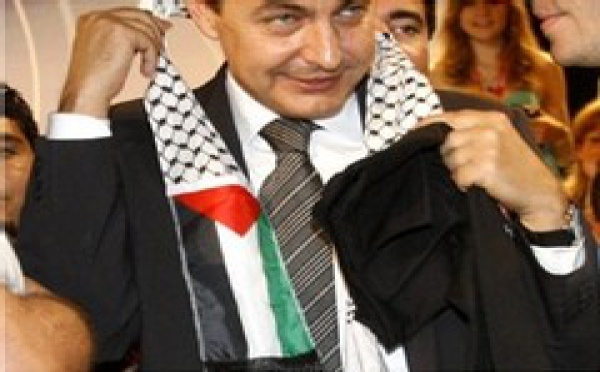 La política de Zapatero debe reorientarse hacia la moral y los valores