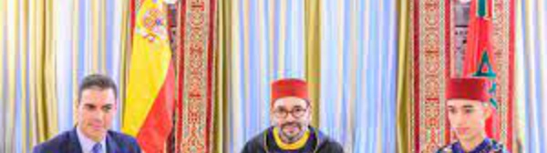 Marruecos humilló a España colocando su bandera baca abajo en una reunión del sultán con Pedro Sánchez. Fue una vergüenza que España encajó cobardemente.