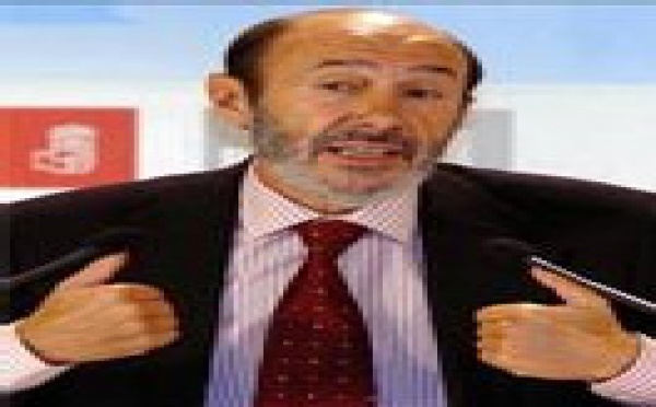 Carta abierta a Rubalcaba: sean ustedes éticos o, al menos, pongan desodorante al Estado