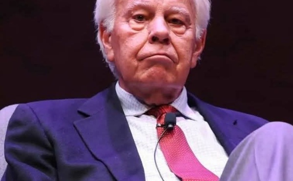 Tuvo la habilidad de pasar por ser un demócrata, pero con él se inició la ruta de la perdición del socialismo y el asesinato de la democracia en España. Liquidó la sociedad civil y convirtió a los partidos en el corazón y eje de la vida española. Relegó al ciudadano y elevó la partitocracia y la hipocresía hasta la cumbre del Estado.