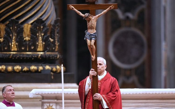 Occidente vive un renacimiento cristiano que causa pánico a las élites políticas