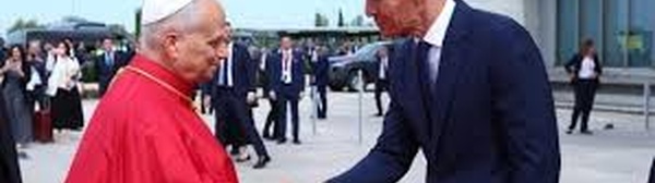 La visita del Papa León XIV desnuda la podredumbre política española