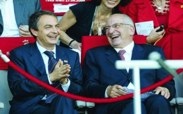 Humor: ¿Por qué no funcionó el 'gafe' de ZP en la Eurocopa?